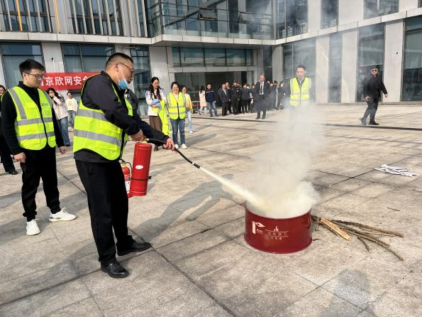 1764918129205027.png 图片关键词